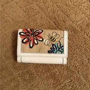 Vintage Coach Floral Bumble Bee Wallet White Leather green interior